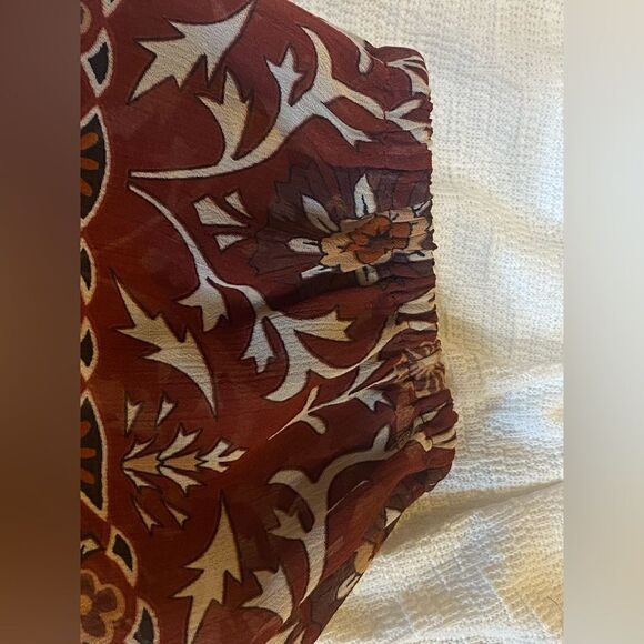 LB Printed Bubble Hem Blouse - Picture 4 of 5